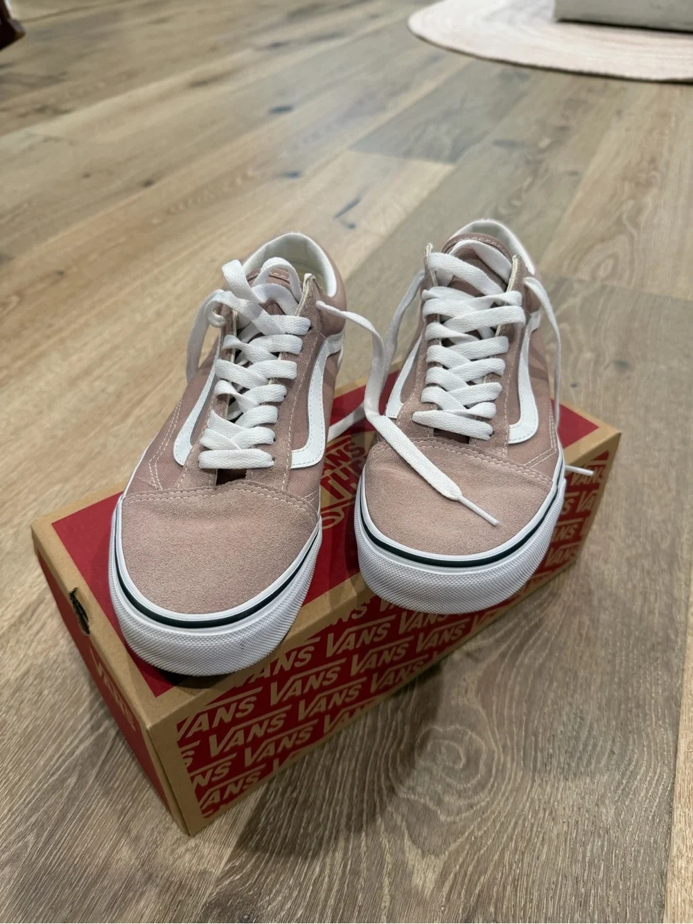 Vans Old Skool Sneakers in Dusty Pink with White Stripe